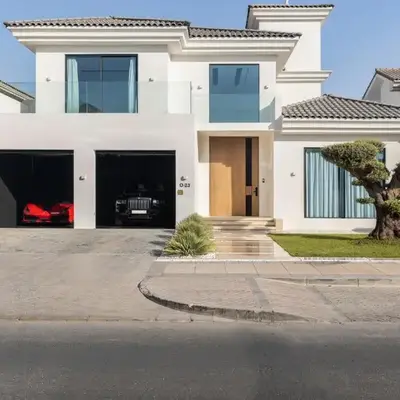 Palm Jumeirah Paradise - 5BR Villa - Infinity Pool