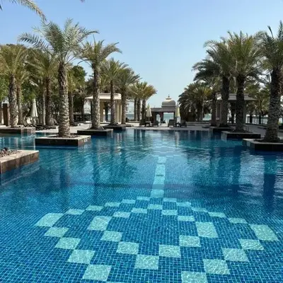 Spacious 2-bedroom beachfront apartment with pool