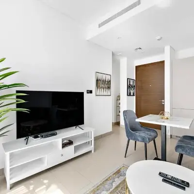 ALiving Luxury 1BR I Partial Burj khalifa Views I Sobha Creek Vista
