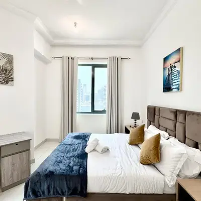 Royal Maison Deluxe 2 Br in Executive Bay