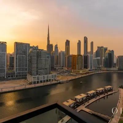 Oraya - Studio With Jaw-Dropping Canal and Burj Views - Business bay