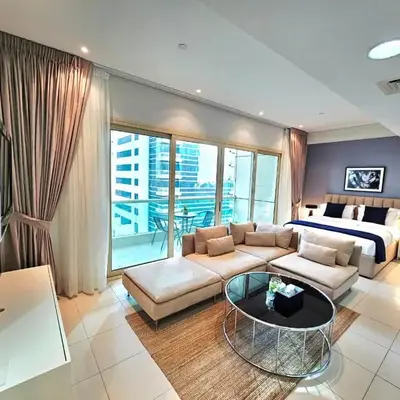 Refurbished Chic Studio with Great Amenities near JBR Beach & Marina Walk