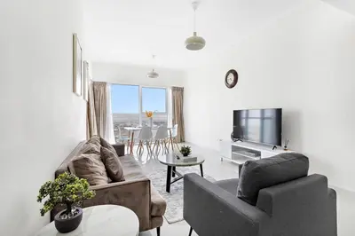 Gallery image of StoneTree - Spacious Modern 2BR Apartment in Dubai