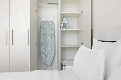 Gallery image of StoneTree - Spacious Modern 2BR Apartment in Dubai