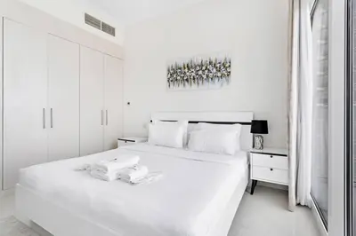 Gallery image of StoneTree - Spacious Modern 2BR Apartment in Dubai
