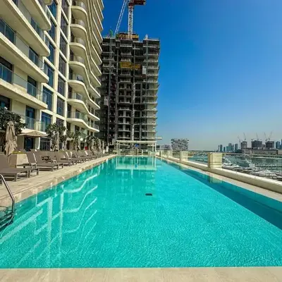 HiGuests - Emaar Beachfront Haven with Majestic Marina Views