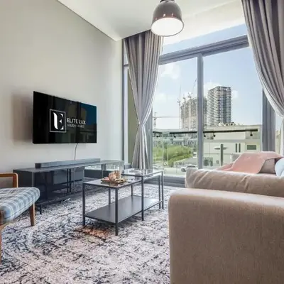 Elite LUX Holiday Homes - Luxurious 1BR Suite in Signature Livings