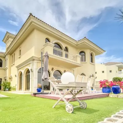 Premier 6BR Villa with Assistant's Room and Private Pool in Frond E Palm Jumeirah by Deluxe Holiday Homes
