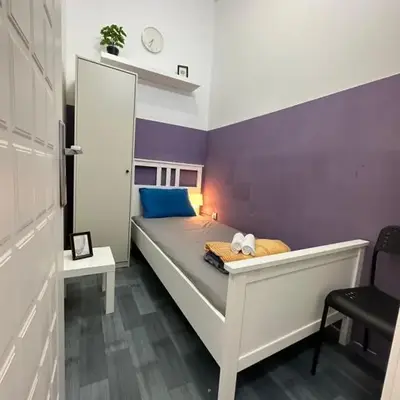 Restful Partition Room Near Mashreq Metro