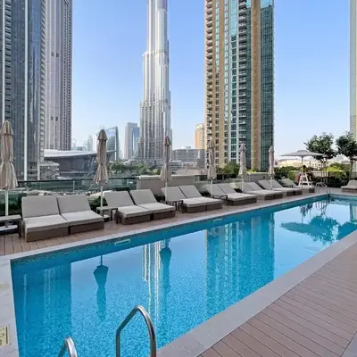 Lux 1 BD Apartment