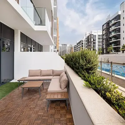 1BR Gem with Pool 15 Mins to Downtown Dubai