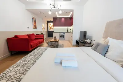 Gallery image of Modern and Chic - Studio - JLT in Dubai