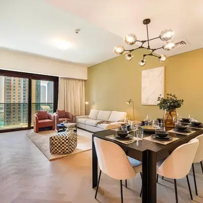 Daniels Luxe 3BR Downtown with Skyline View