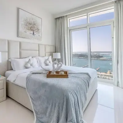 Elegant 1BR Apartment with Free Beach Access
