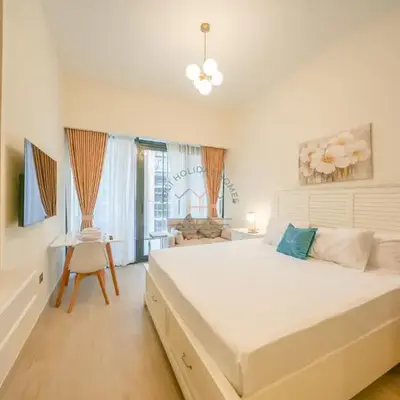 Azizi Riviera 18