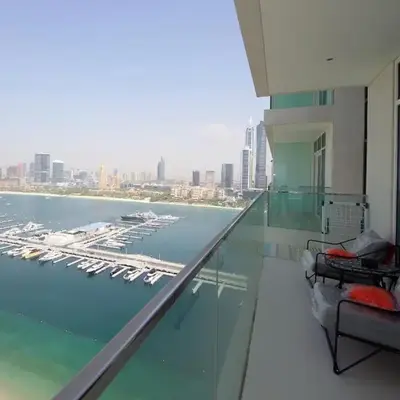 Incredible Sea view 2BHK - Private beach Access - Emaar Beachfront
