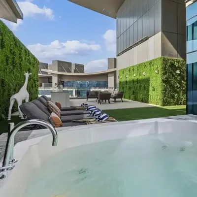 Palm Penthouse Sky Villa - Vast Terrace & Jacuzzi by Exclusive Holiday Homes