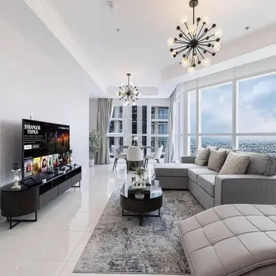 Luxury 1-BR with Lake View in Business Bay