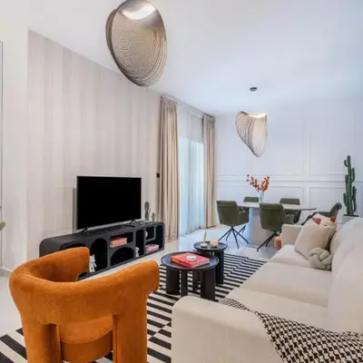Comfy 1BR Marina Living Steps from Marina Walk