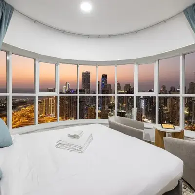 Stunning Panoramic Sea & Marina City Skyline View