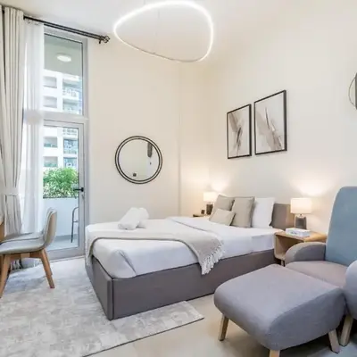 Stunning Studio Apartment in Azizi Star