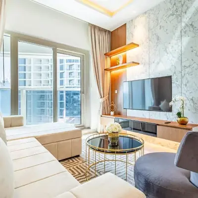 Deluxe One-Bedroom Apartment in Business Bay with Burj Khalifa and Canal View