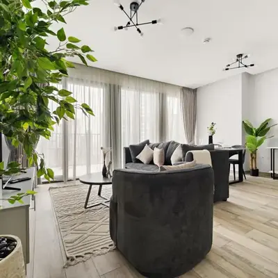 StoneTree - Newly Furnished - Stylish
