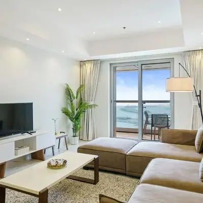 Sky Haven in 45th Floor 2BR with Dubai Harbour Views