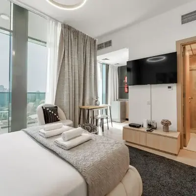 Stylish Studio with Gym & Pool Access