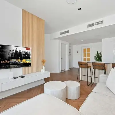 Stunning 2 Bed Great Metro access