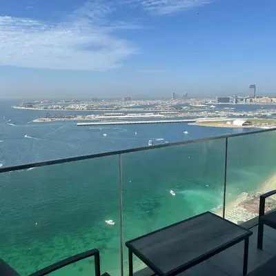 LA VIE JBR