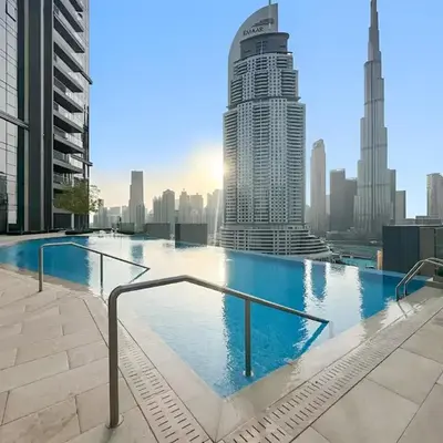 Burj View Infinity Pool - Dubai Mall Connection
