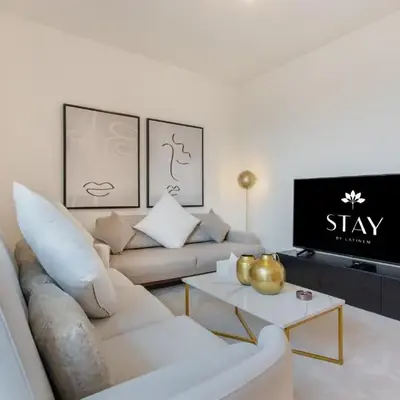 STAY BY LATINEM Luxury 2BR Holiday Home CVR B1705 near Burj Khalifa