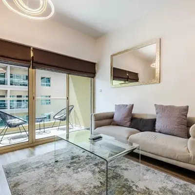 1BR The Greens Courtyard View