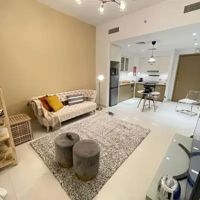 Contemporary 1BR condo with pool at Creek Harbour