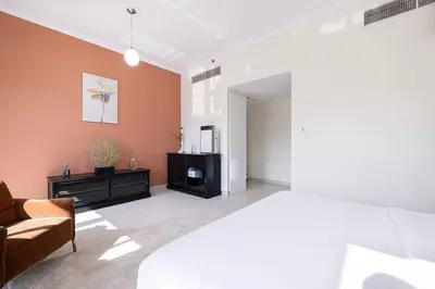 Gallery image of EaseMyTrip - Prime Business Bay Apt with Canal and Marina Views in Dubai