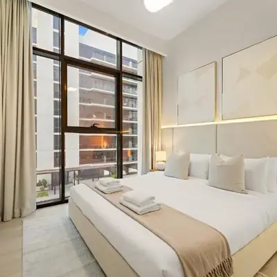 Cozy 1BR with Pool View & Balcony