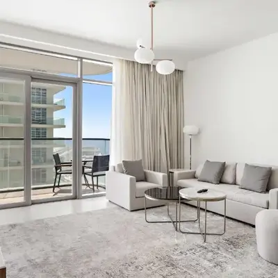 Silkhaus 1BDR with Beach Access in Marina Vista