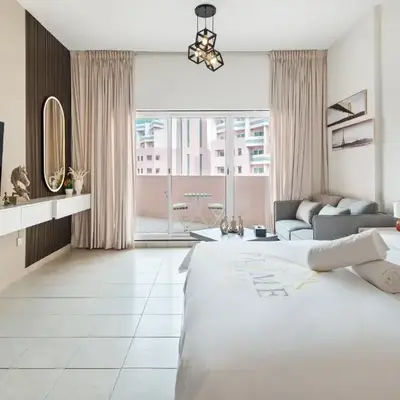Sunny Studio Perfect For Discovery Gardens Stays