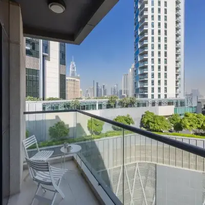 Vacationer I Sophisticated 1 Bedroom Apartment I Steps from Dubai Mall & Burj Khalifa I Dunya Tower