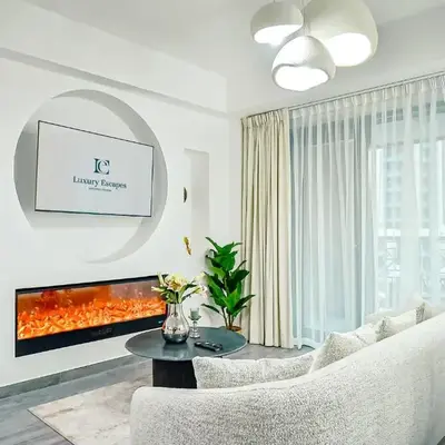 Luxury Escapes - Elegant 3BR Apt with 4 Balconies in 29 Blvd