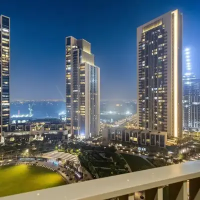Chic 2BR Stay at Creek Horizon with Pool