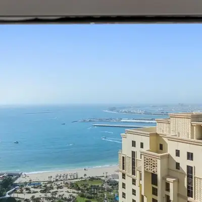 Sea View apt in JBR - 2 BR in front of the beach