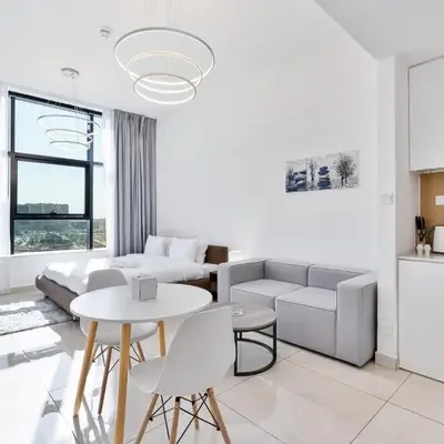 Lovely Studio with Pool and Gym