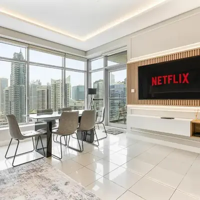 Gorgeous 2BR APT in Dubai Marina with Canal View