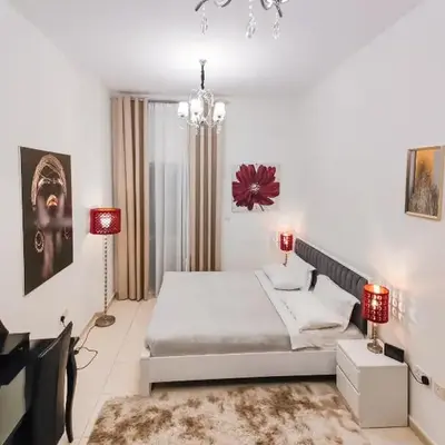 Elegant Fresh 1BR with Heated Pool