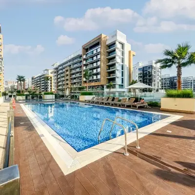 Chic Studio Azizi Riviera Retreat with City Views