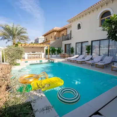 Luxurious Villa 5BHK with Pool BBQ and Full Time Housemaid Assistance - live in