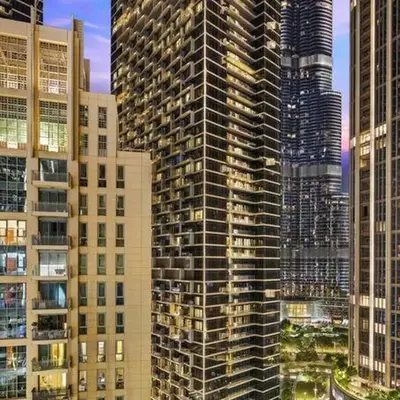 Burj Khalifa View 2BR Steps from Dubai Mall & Metro