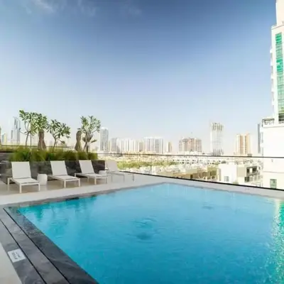 Beautiful 1BR - City View - Pool - Free Parking
